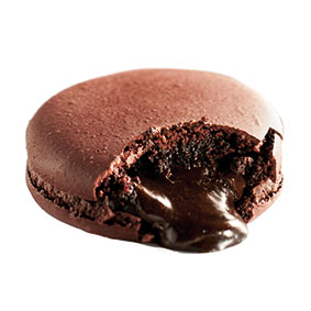 CHOCOLATE FONDANT HEART MACAROONS  (TO BE HEATED) 24X70GRAM -18°C